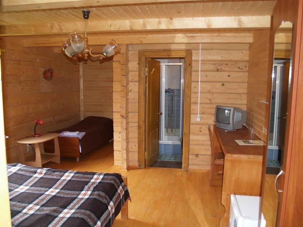 Vedmid Hotell Myslovka Rum bild
