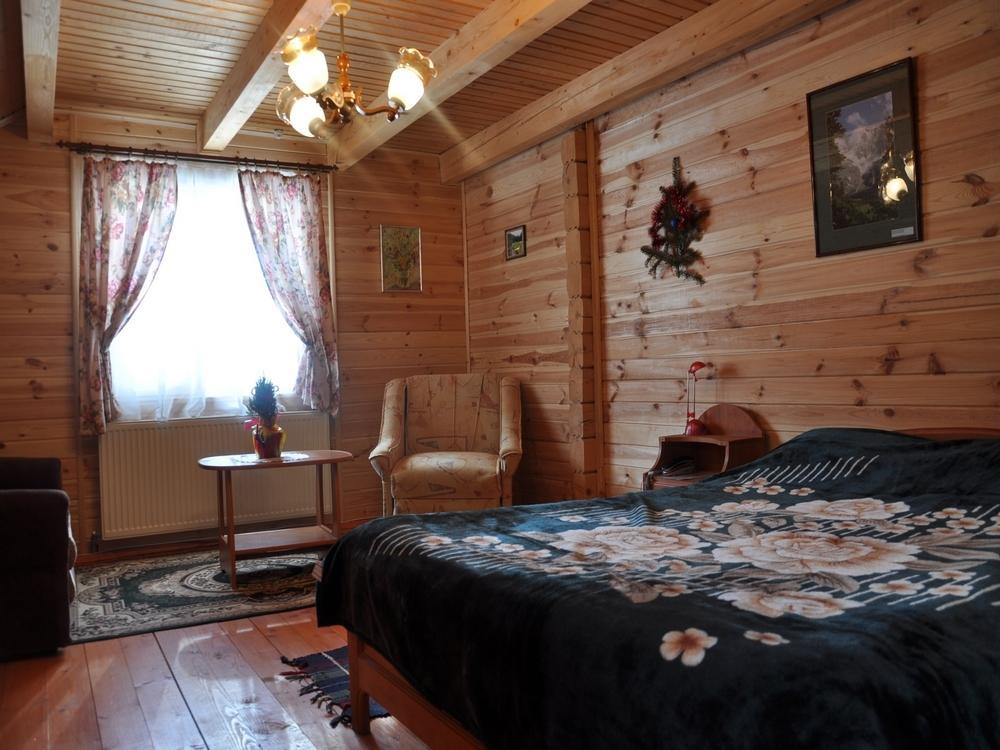 Vedmid Hotell Myslovka Rum bild