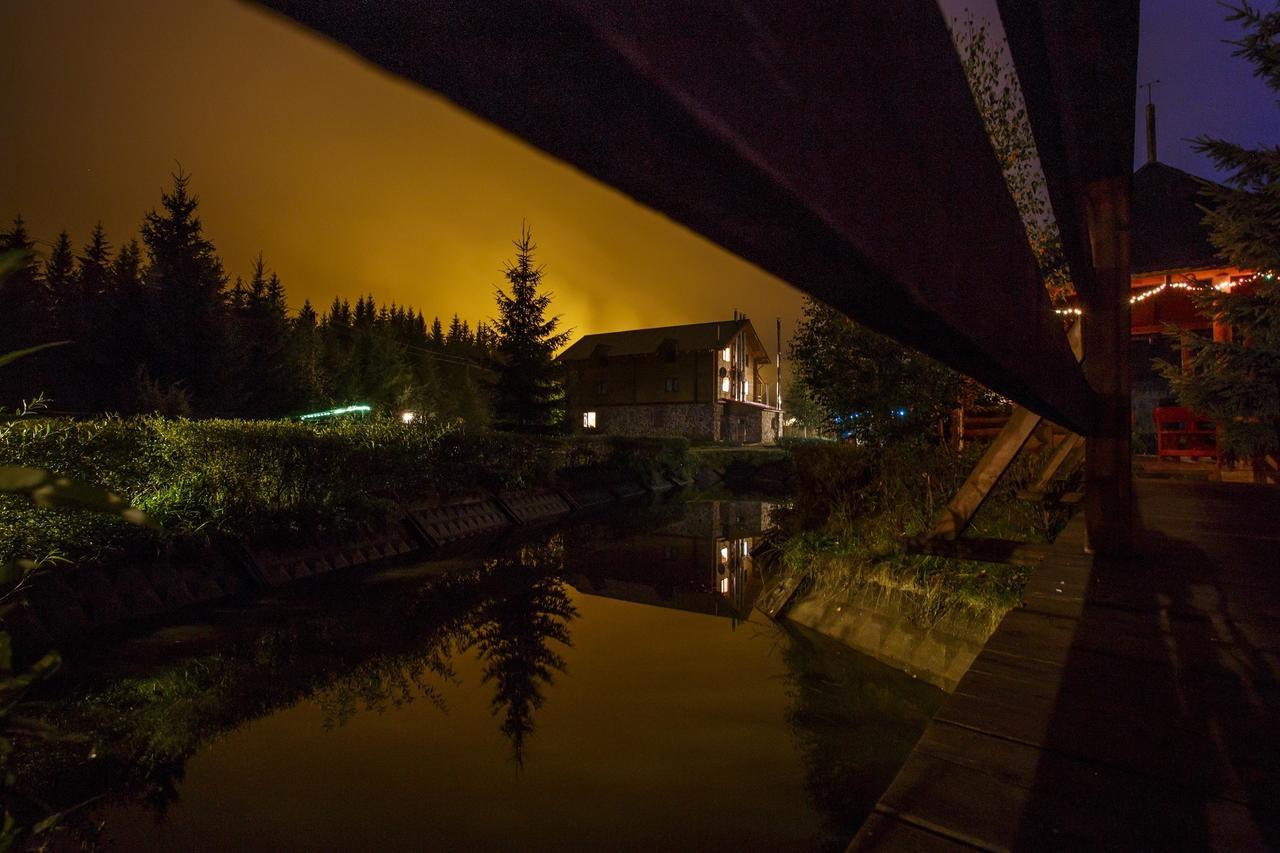Vedmid Hotell Myslovka Exteriör bild